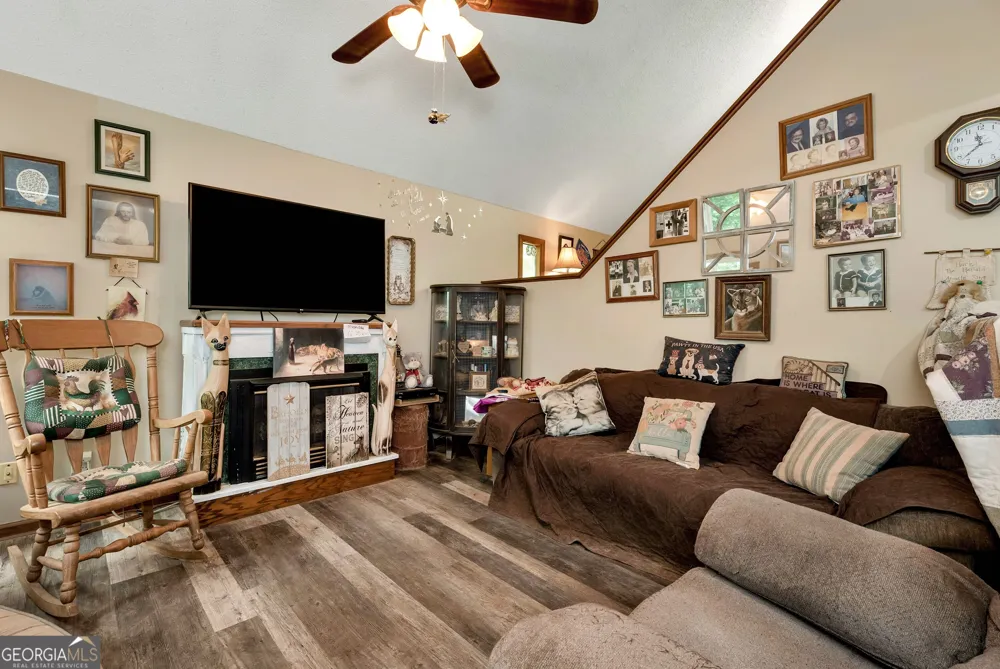 390 Alpenrosen Strasse Helen, GA 30545