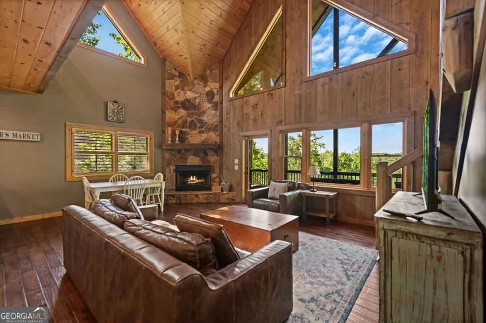 479 Big Timber RD Mineral Bluff, GA 30559