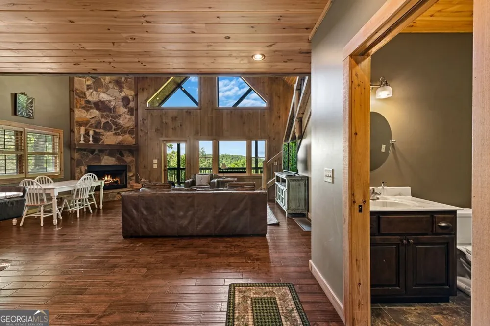 479 Big Timber RD Mineral Bluff, GA 30559
