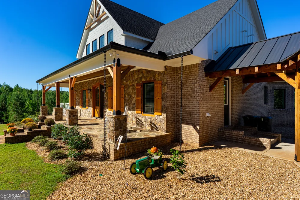 4881 Lickskillet RD Hamilton, GA 31811