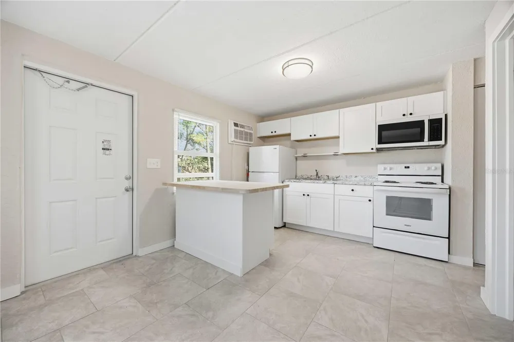 419 GRAPEFRUIT AVENUE #2A Sebring, FL 33870