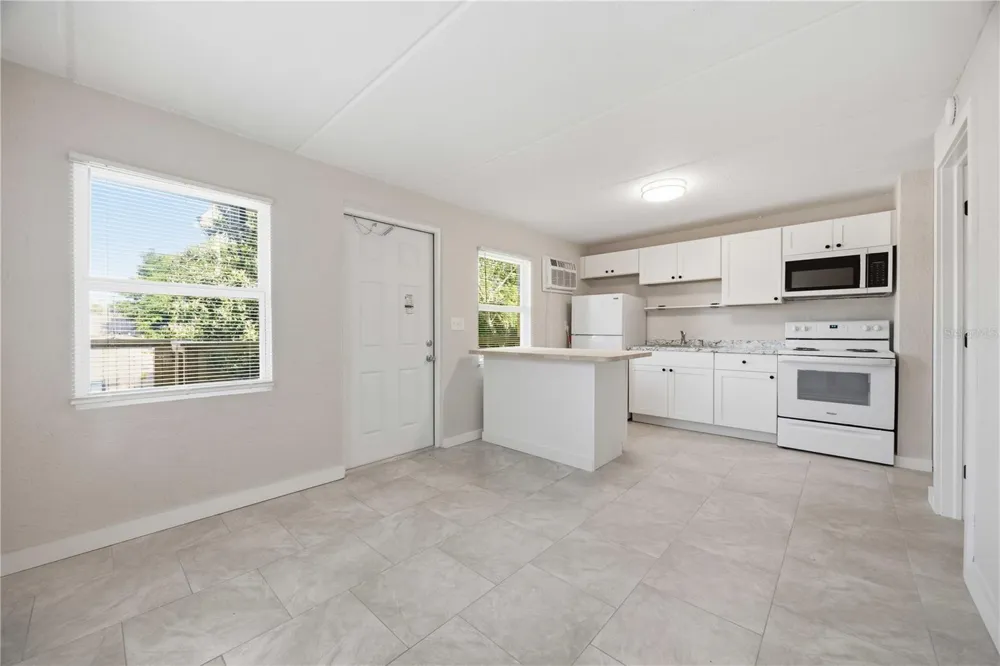 419 GRAPEFRUIT AVENUE #2A Sebring, FL 33870