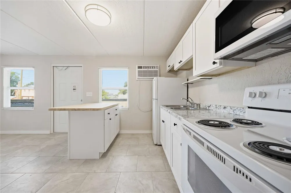 419 GRAPEFRUIT AVENUE #2A Sebring, FL 33870