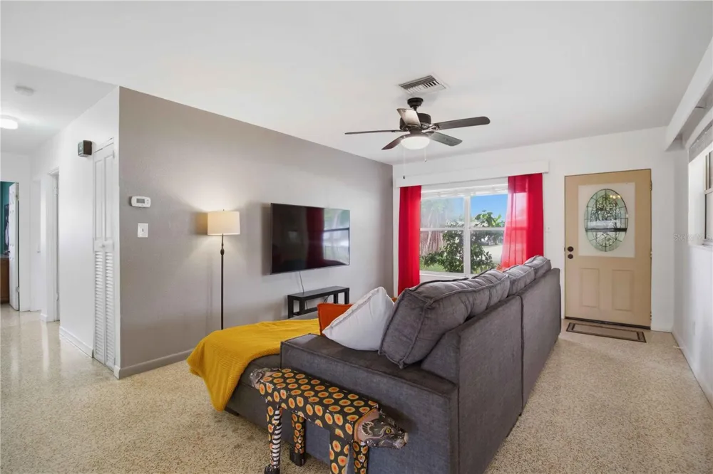 330 CROSBY COURT Sarasota, FL 34237