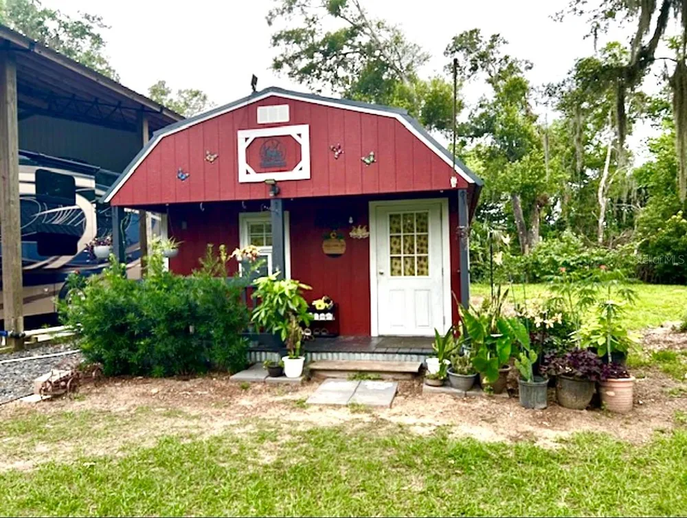 528 ASHLEY LANE Center Hill, FL 33514