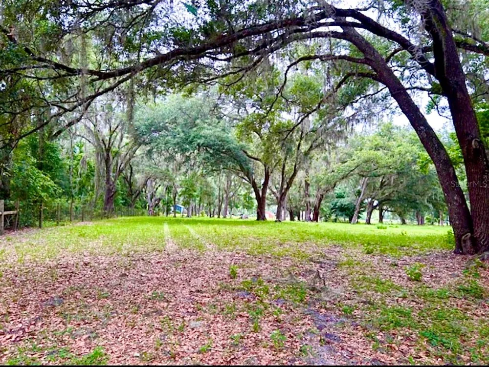 528 ASHLEY LANE Center Hill, FL 33514