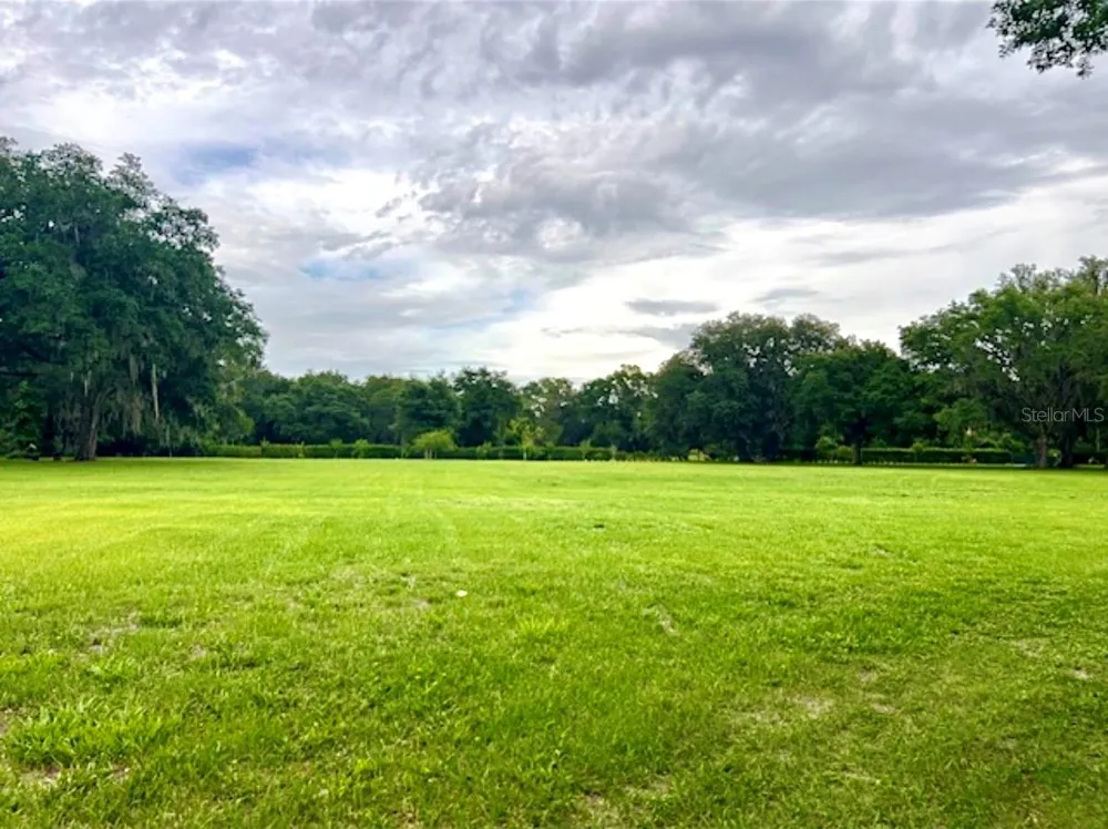 528 ASHLEY LANE Center Hill, FL 33514