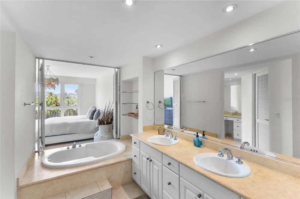 500 OCEAN DRIVE #535 Humacao, PR 00791