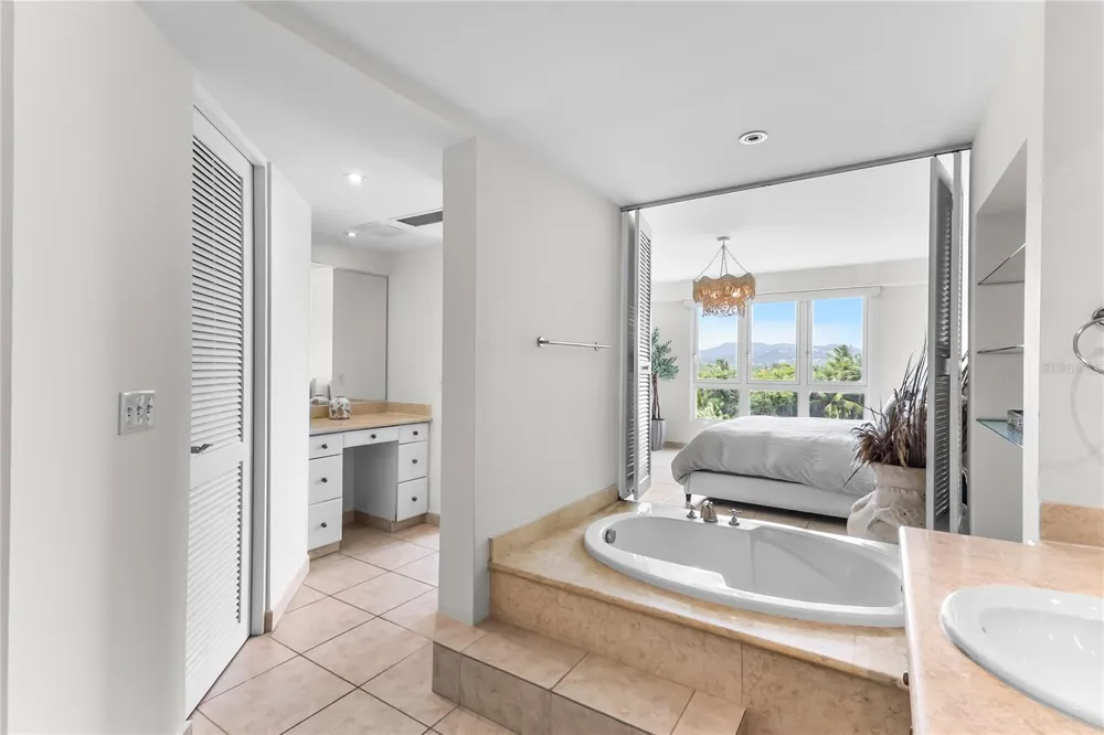 500 OCEAN DRIVE #535 Humacao, PR 00791