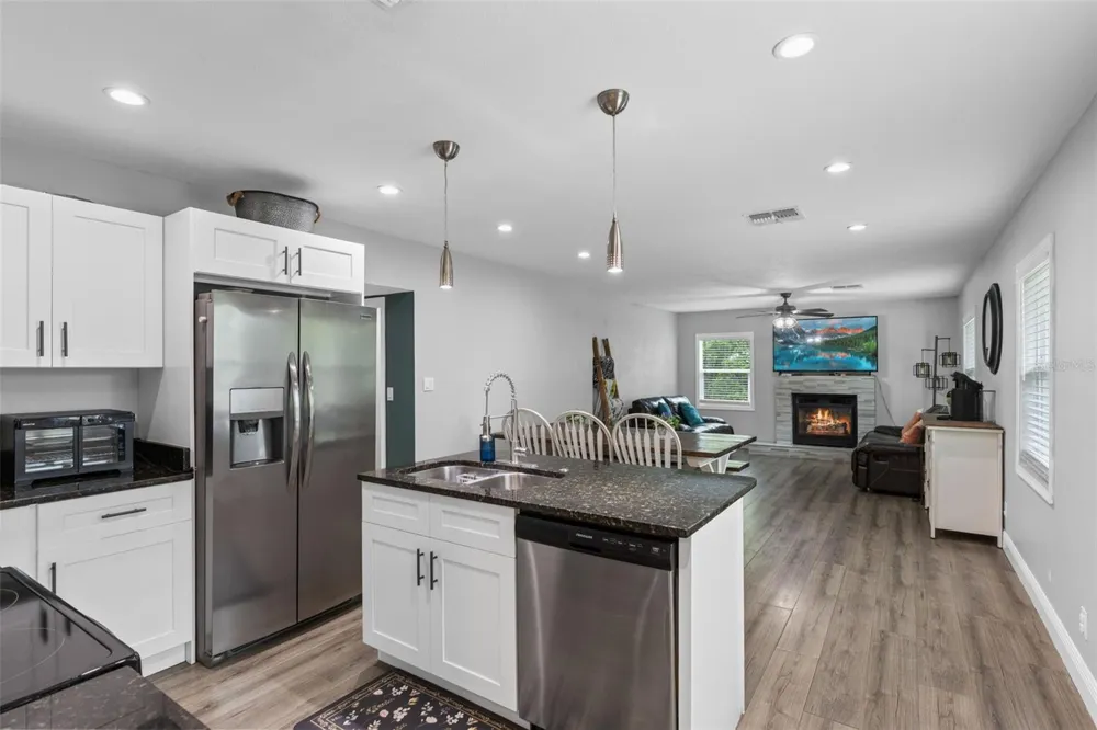 580 LAKEVIEW AVENUE Orange City, FL 32763
