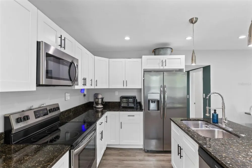 580 LAKEVIEW AVENUE Orange City, FL 32763