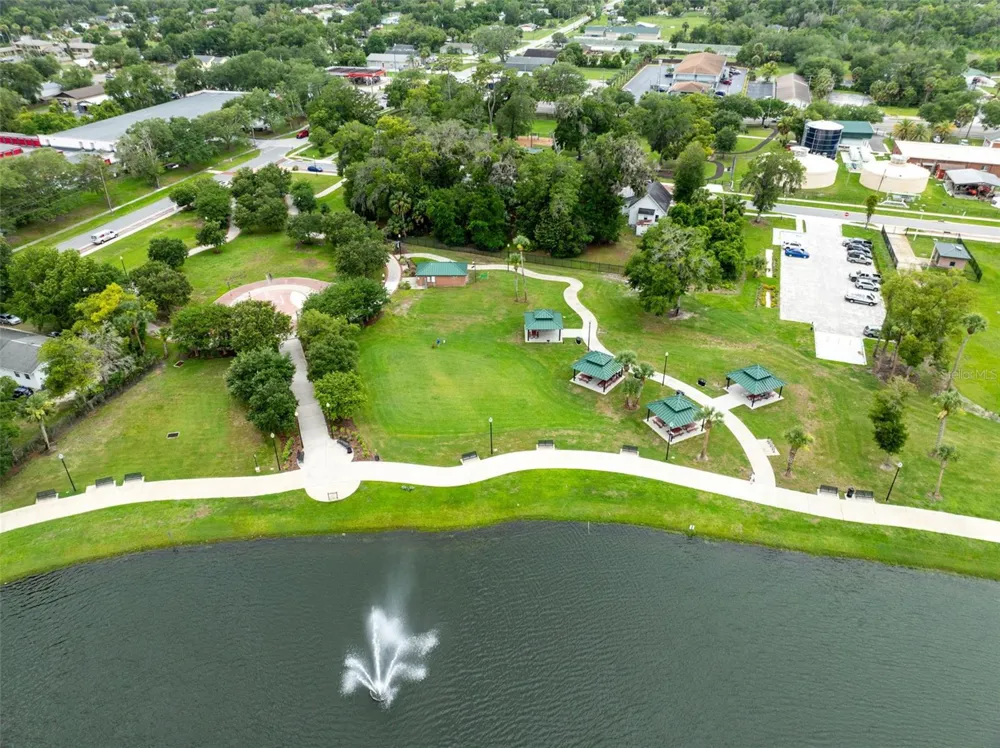 580 LAKEVIEW AVENUE Orange City, FL 32763