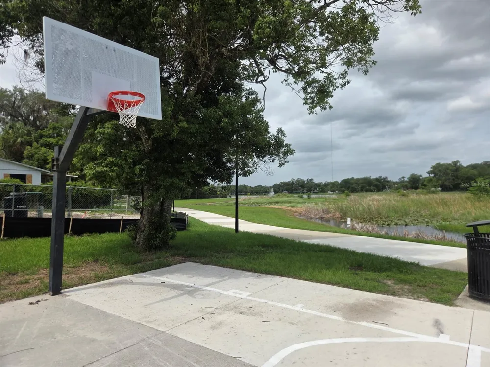 580 LAKEVIEW AVENUE Orange City, FL 32763
