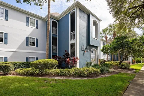 3206 CLUBSIDE DRIVE #3206