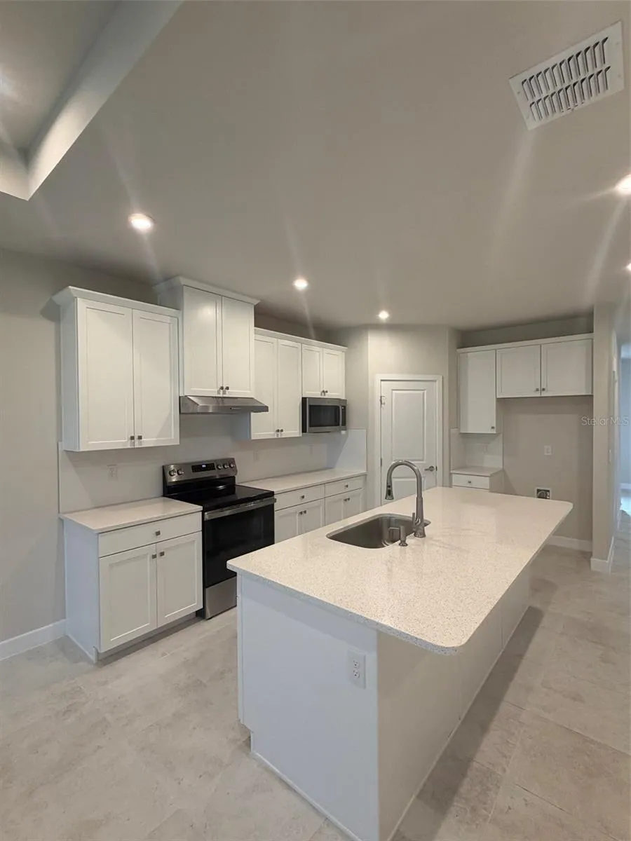 18740 HIGHLAND DEW STREET Spring Hill, FL 34610
