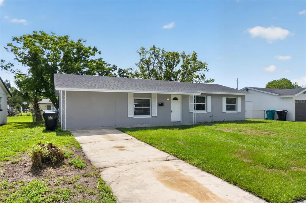 1635 RAVENALL AVENUE Orlando, FL 32811