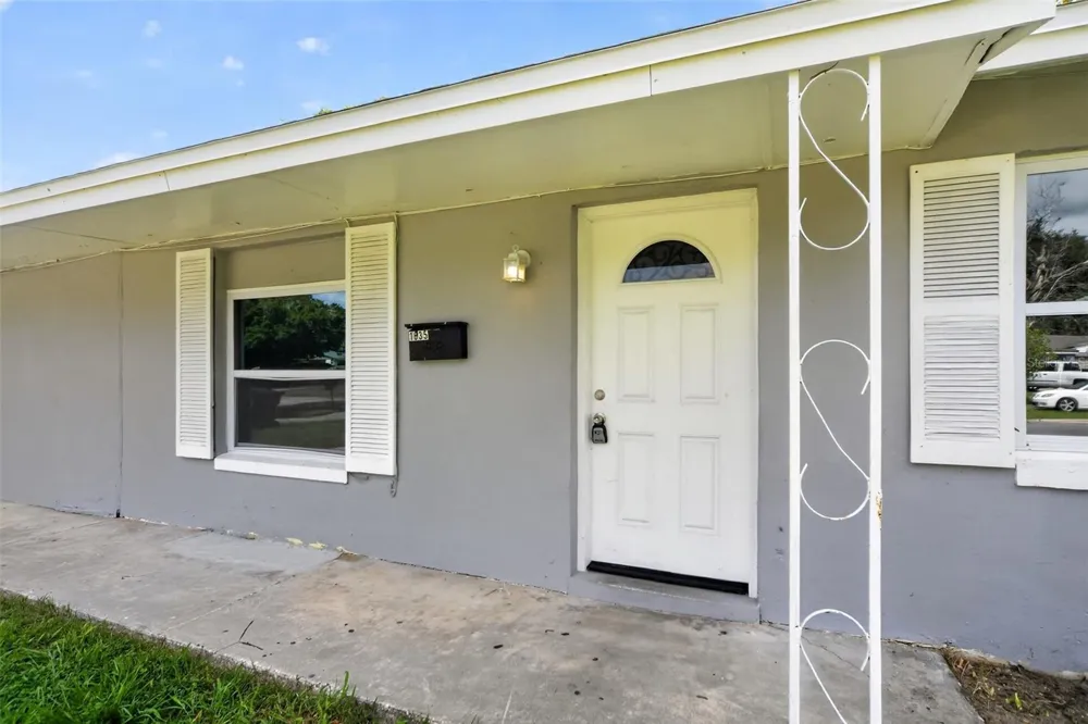 1635 RAVENALL AVENUE Orlando, FL 32811