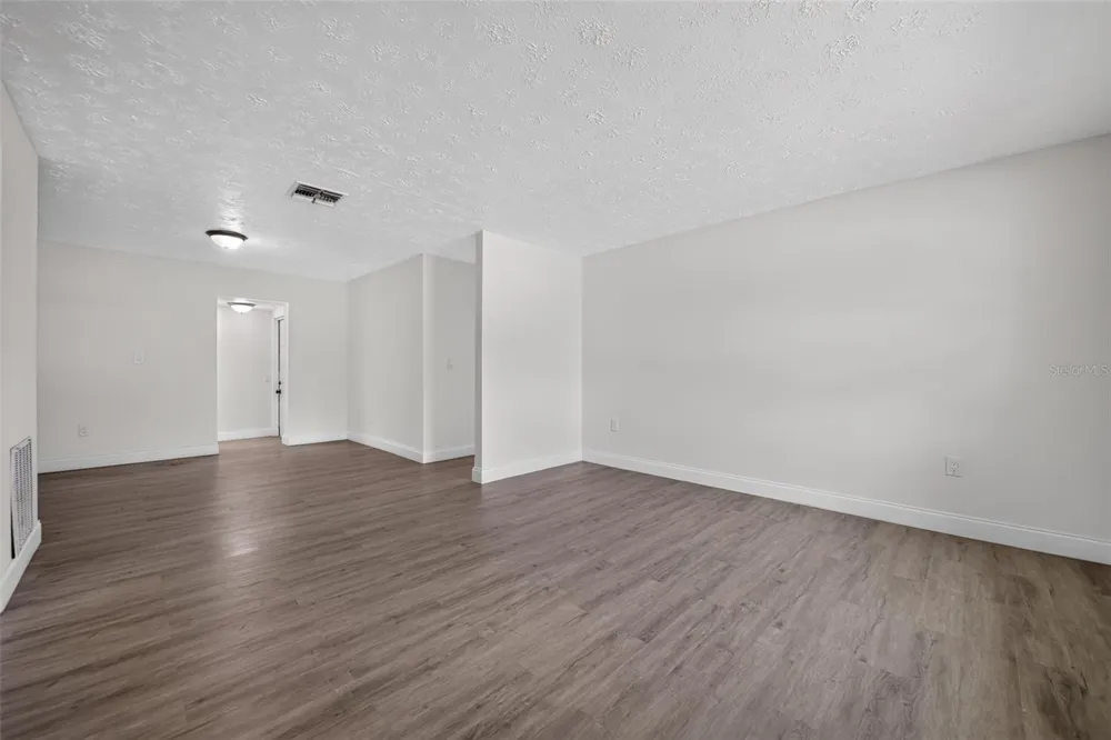 1635 RAVENALL AVENUE Orlando, FL 32811