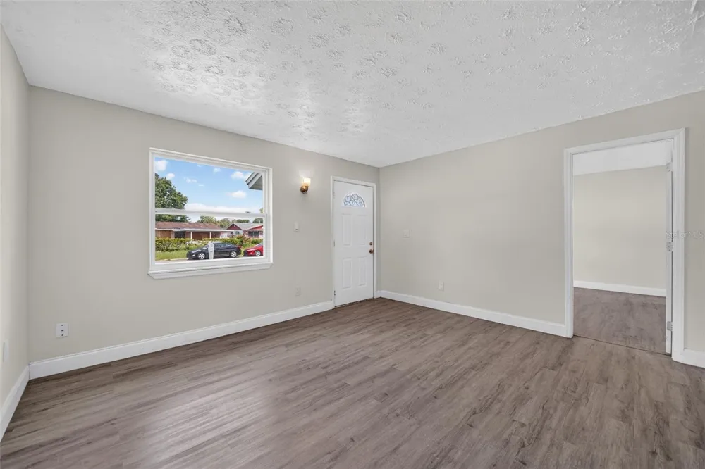 1635 RAVENALL AVENUE Orlando, FL 32811