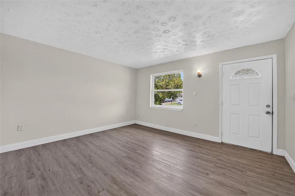 1635 RAVENALL AVENUE Orlando, FL 32811