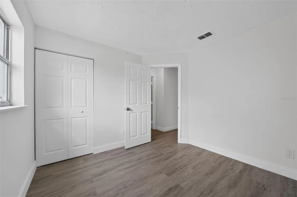 1635 RAVENALL AVENUE Orlando, FL 32811