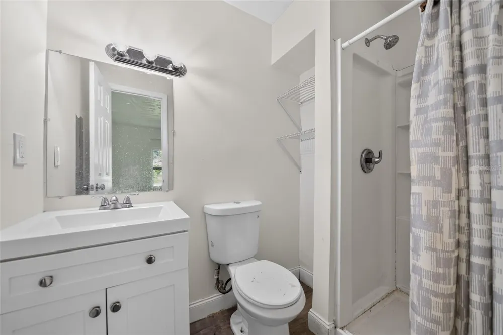 1635 RAVENALL AVENUE Orlando, FL 32811