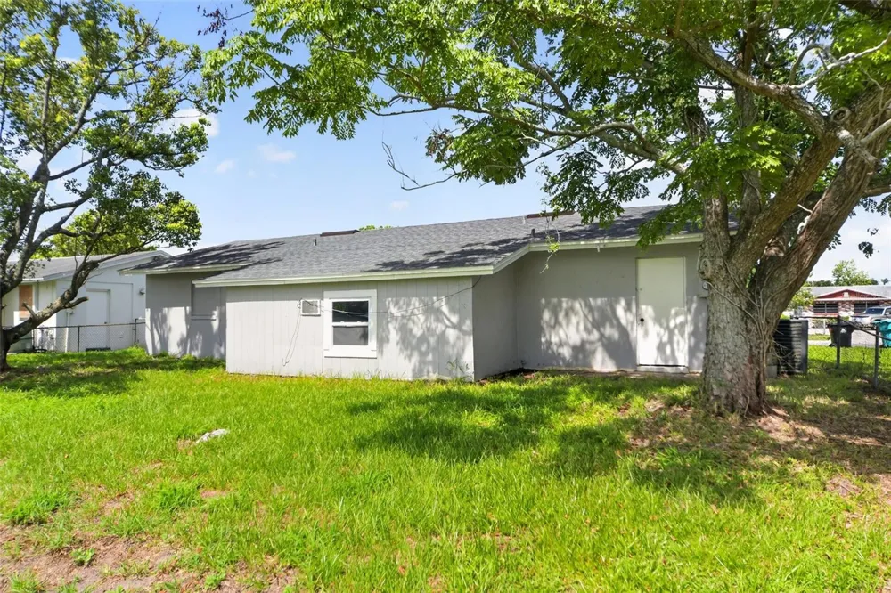 1635 RAVENALL AVENUE Orlando, FL 32811