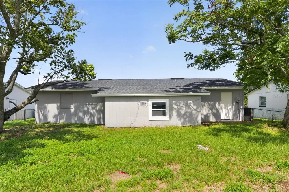 1635 RAVENALL AVENUE Orlando, FL 32811