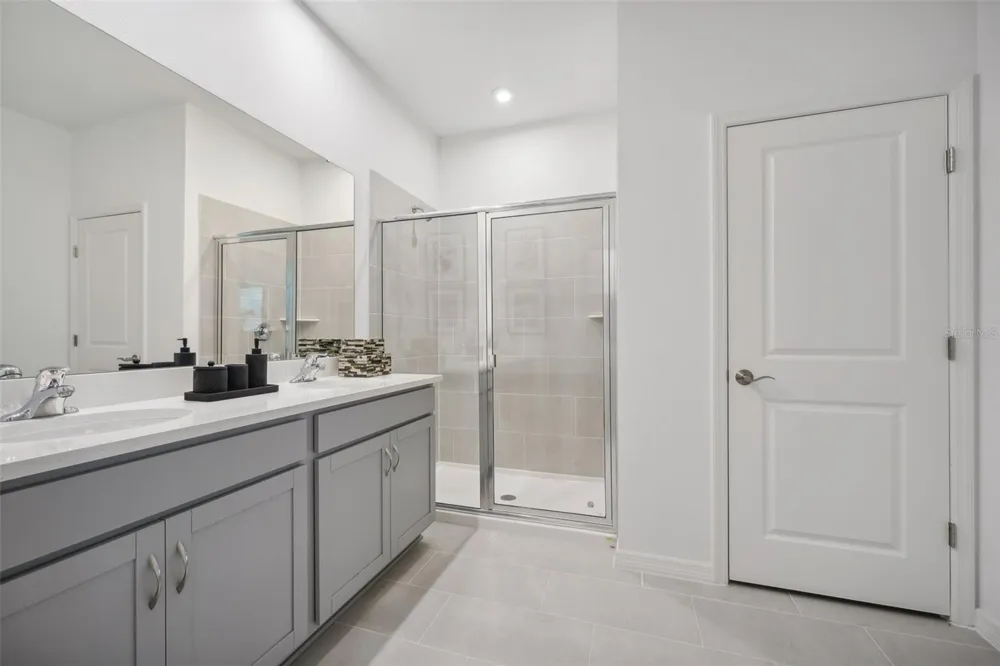 9225 HARRIS HAWK DRIVE Leesburg, FL 34788