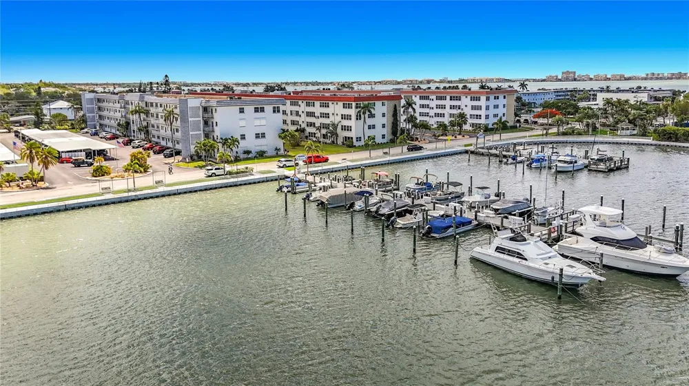 3018 59TH STREET S #102 Gulfport, FL 33707