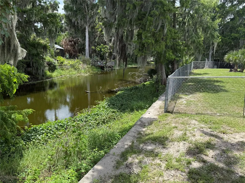 1141 COUNTY ROAD 457 Lake Panasoffkee, FL 33538