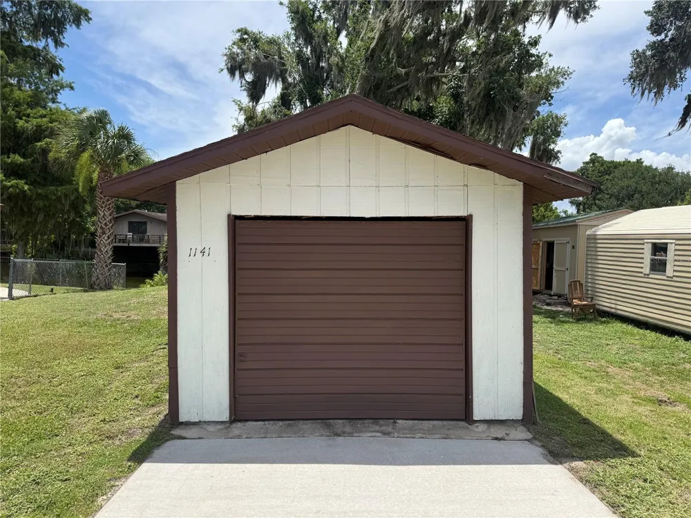 1141 COUNTY ROAD 457 Lake Panasoffkee, FL 33538