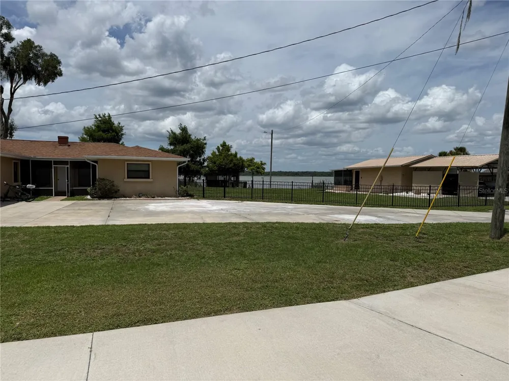 1141 COUNTY ROAD 457 Lake Panasoffkee, FL 33538
