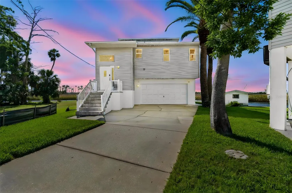 5247 TROPICAL POINT Weeki Wachee, FL 34607