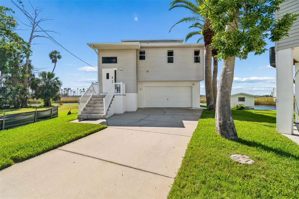 5247 TROPICAL POINT Weeki Wachee, FL 34607