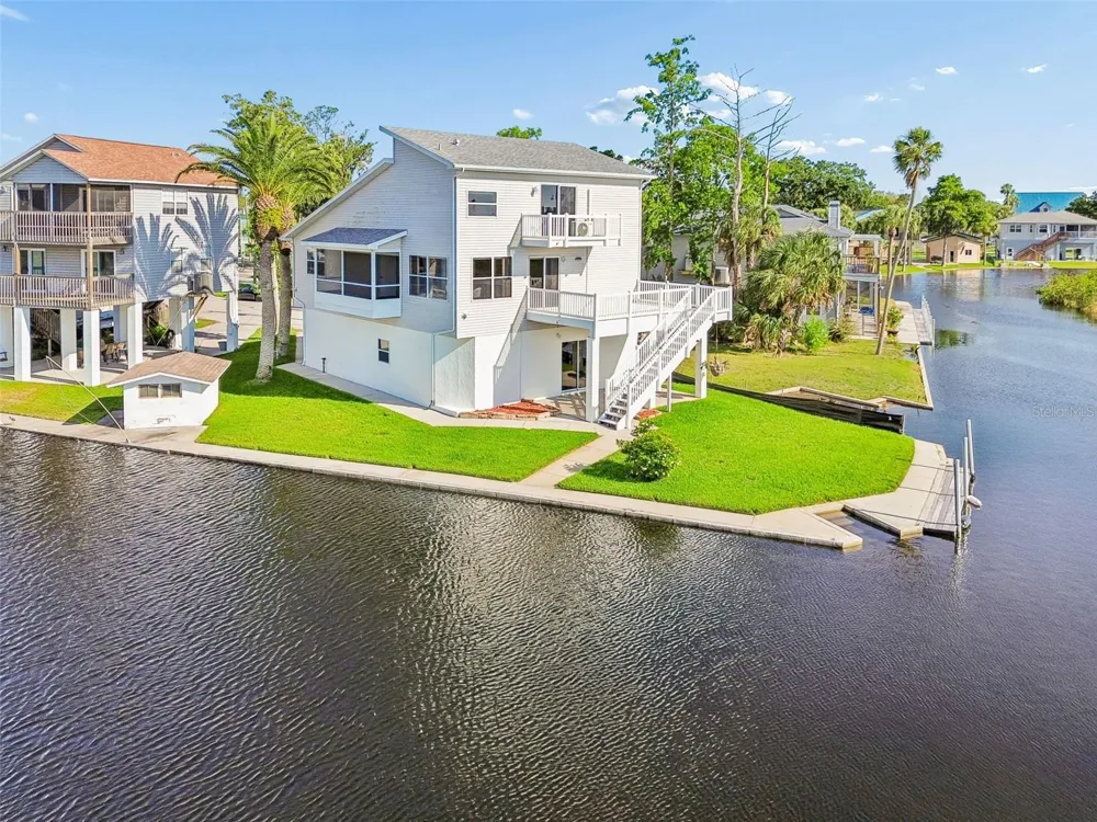 5247 TROPICAL POINT Weeki Wachee, FL 34607