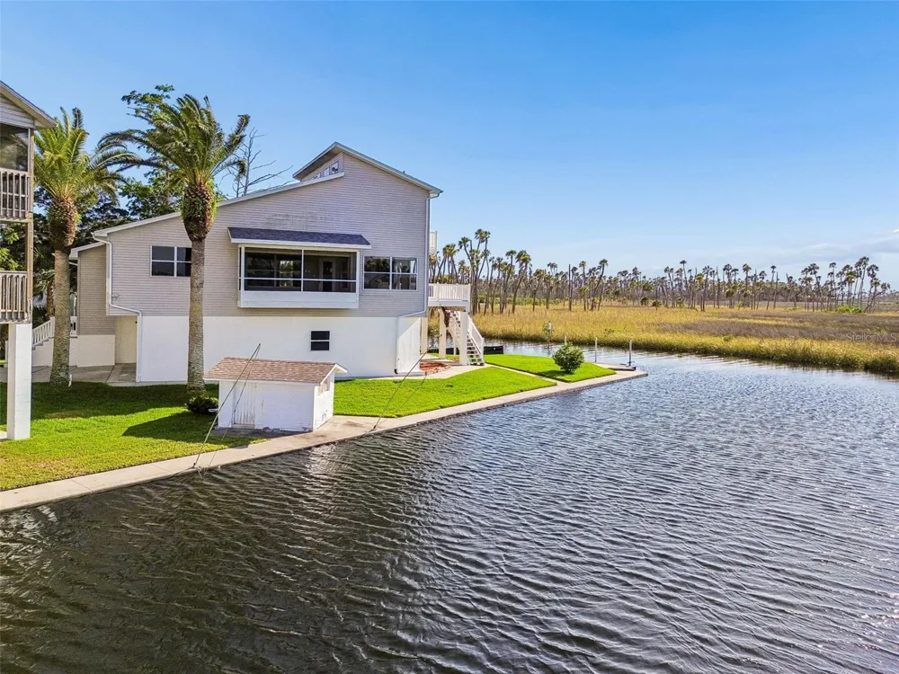 5247 TROPICAL POINT Weeki Wachee, FL 34607
