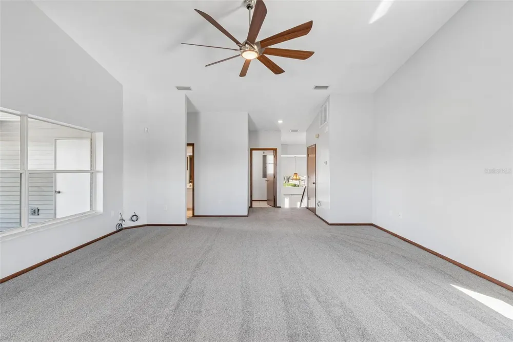 5247 TROPICAL POINT Weeki Wachee, FL 34607
