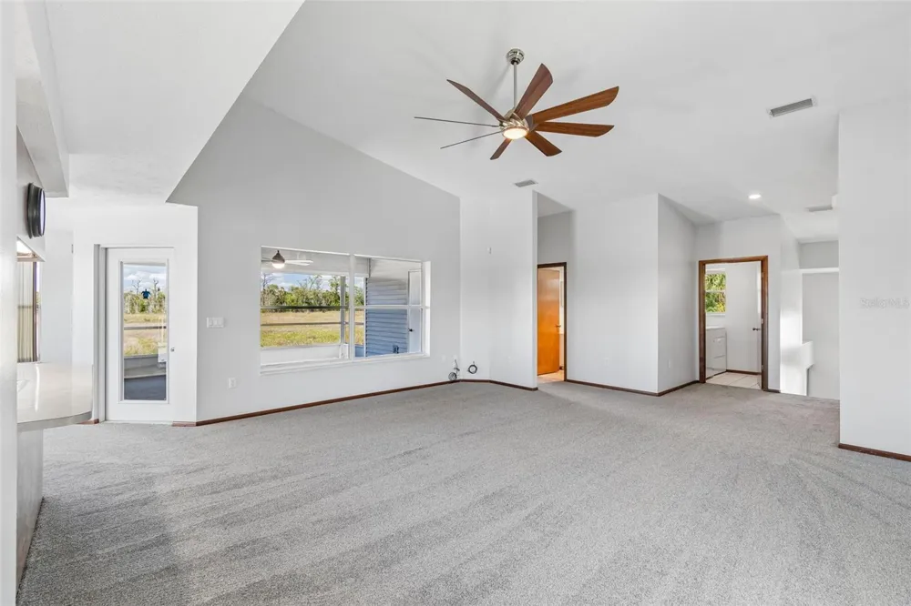 5247 TROPICAL POINT Weeki Wachee, FL 34607