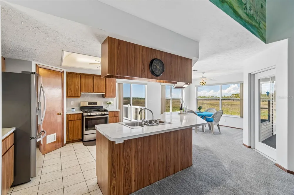 5247 TROPICAL POINT Weeki Wachee, FL 34607