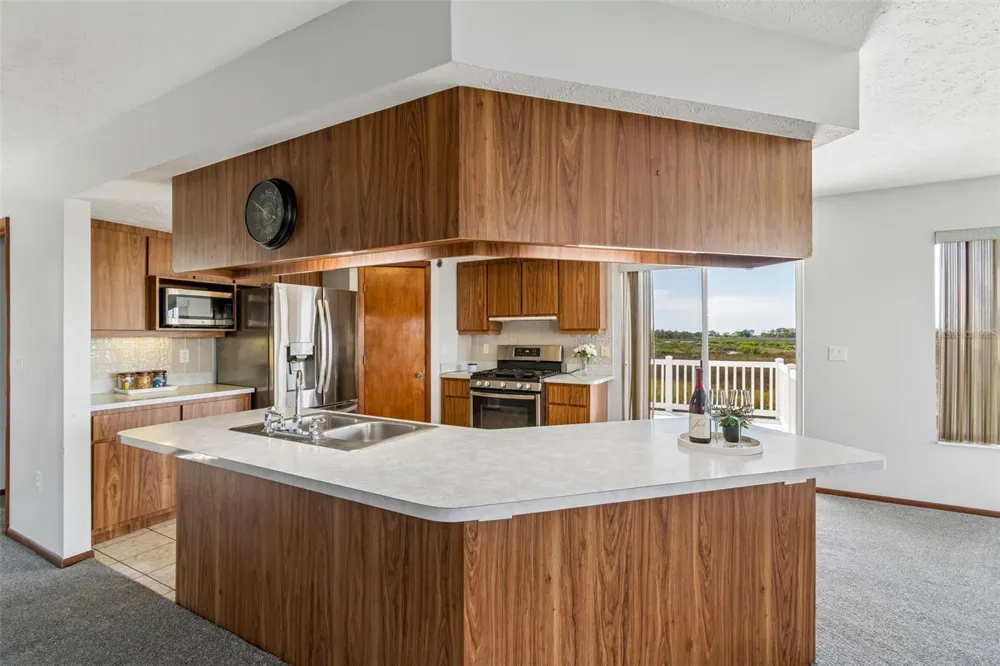 5247 TROPICAL POINT Weeki Wachee, FL 34607