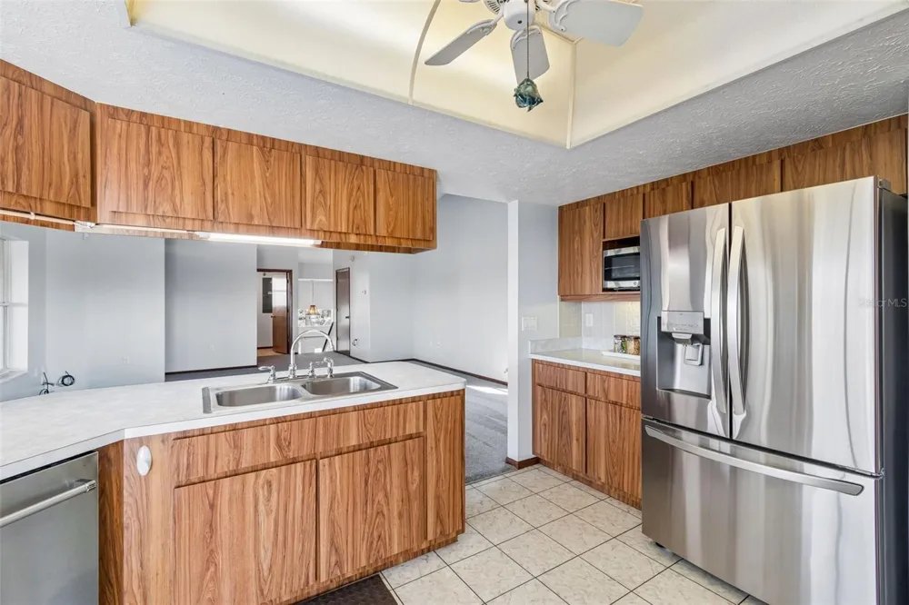 5247 TROPICAL POINT Weeki Wachee, FL 34607