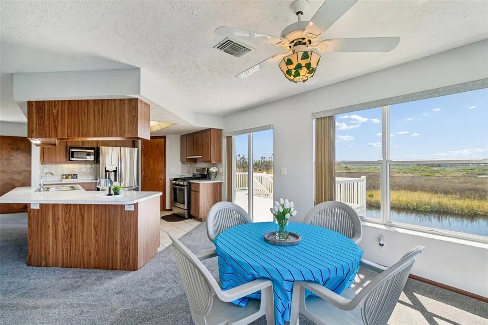 5247 TROPICAL POINT Weeki Wachee, FL 34607