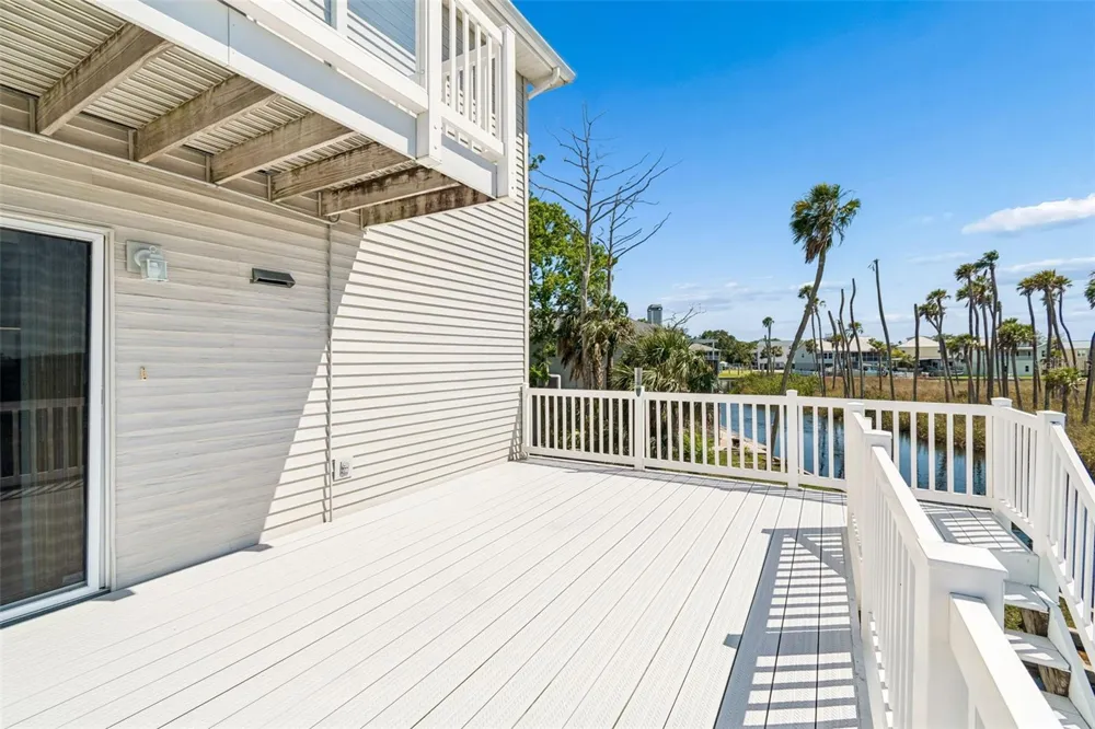 5247 TROPICAL POINT Weeki Wachee, FL 34607
