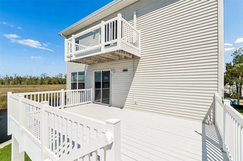5247 TROPICAL POINT Weeki Wachee, FL 34607