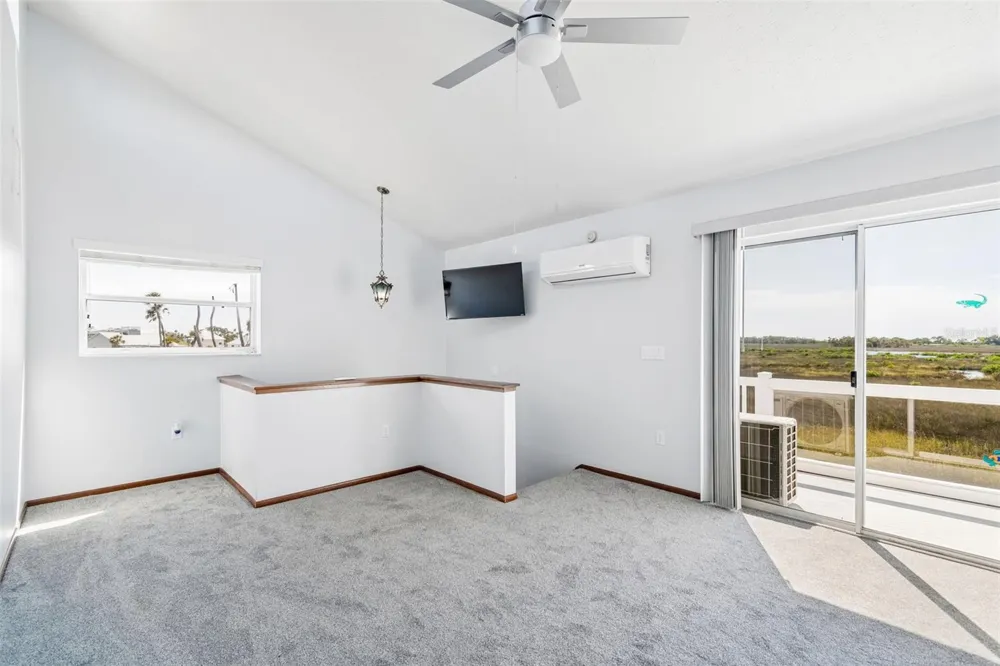 5247 TROPICAL POINT Weeki Wachee, FL 34607