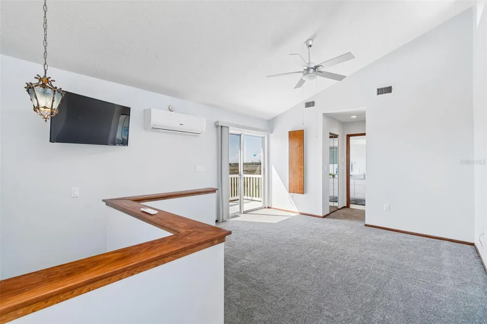 5247 TROPICAL POINT Weeki Wachee, FL 34607