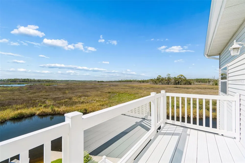 5247 TROPICAL POINT Weeki Wachee, FL 34607