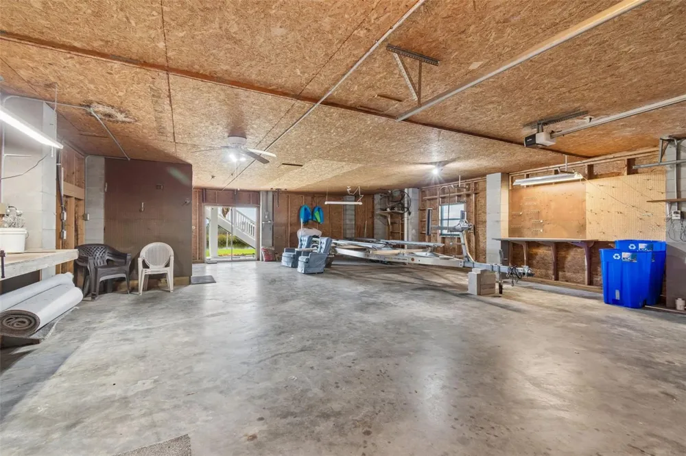 5247 TROPICAL POINT Weeki Wachee, FL 34607