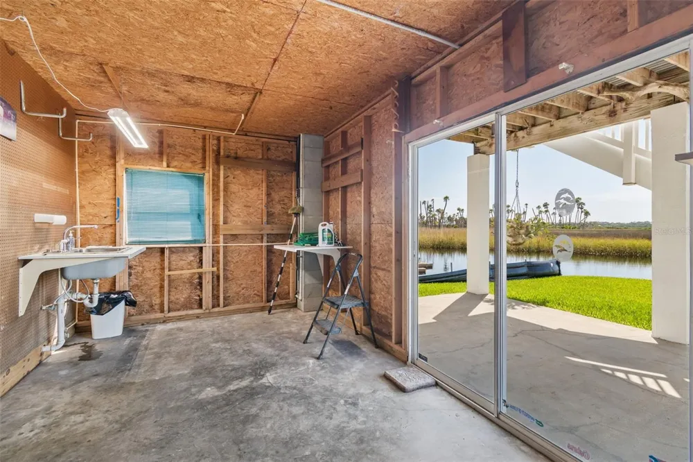5247 TROPICAL POINT Weeki Wachee, FL 34607